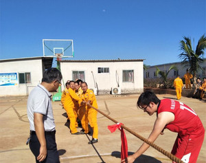 坦桑项目拔河比赛1